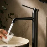 Juodas aukštas maišytuvas Balneo